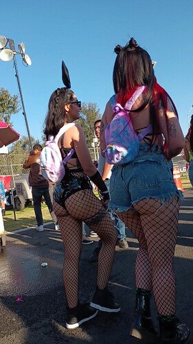 Duas lindas mulheres mexicanas com bundas muito ricas #WW8gAzmL
