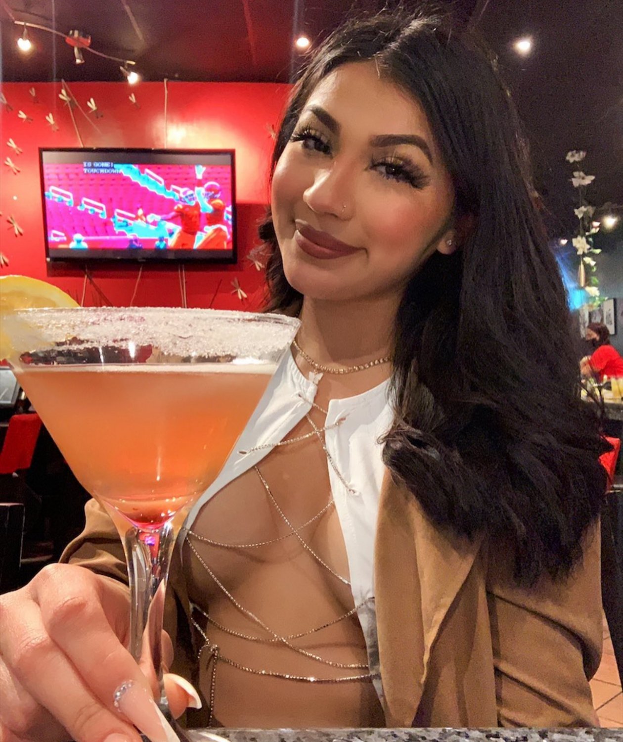 Anyone have anything on this sexy Chicago Latina? #NhJKPLPh