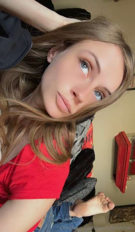 Beckyb00ktoes #BYAl2rcD