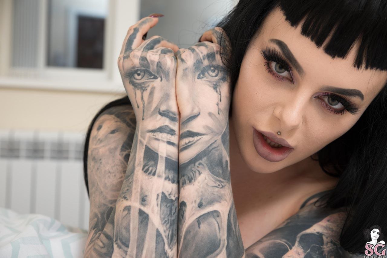 Suicidegirls-Maddison-Two faced #0cH5jKIQ